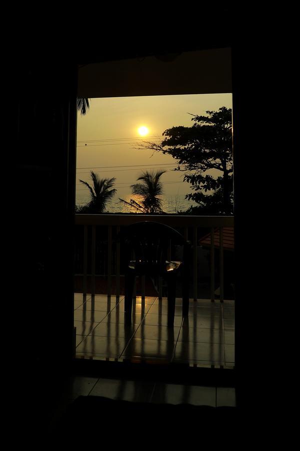 Kochi Sunset Beach Villa Cherai المظهر الخارجي الصورة