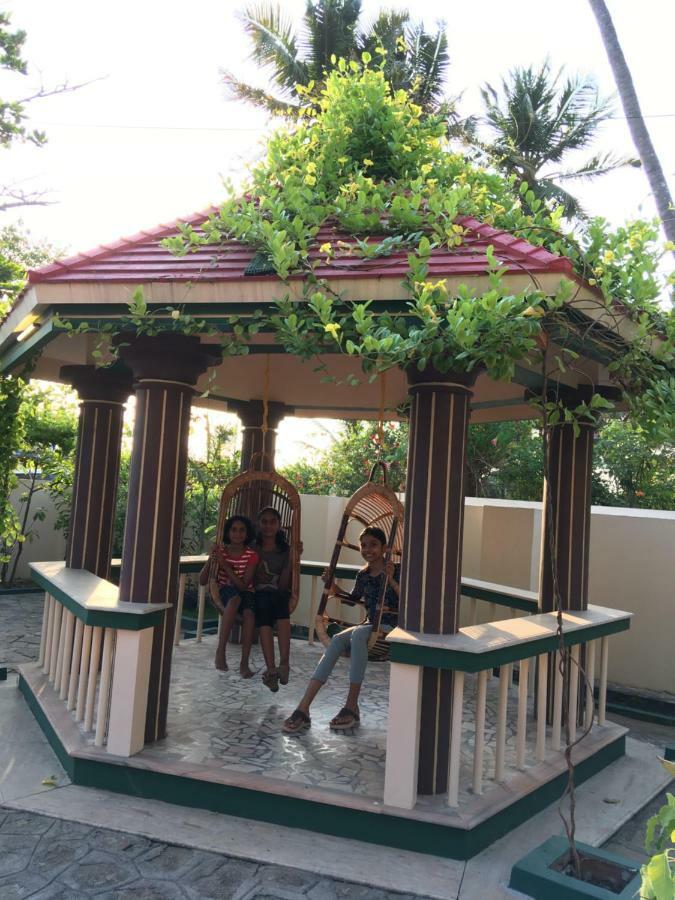 Kochi Sunset Beach Villa Cherai المظهر الخارجي الصورة